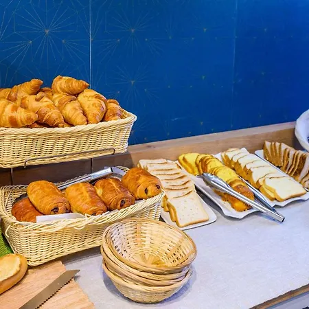 Otel Comfort Paris Porte D'ivry 3*