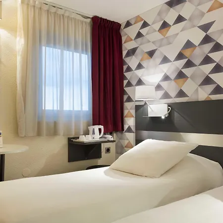 ホテル キリアド パリ ポルト ディブリー