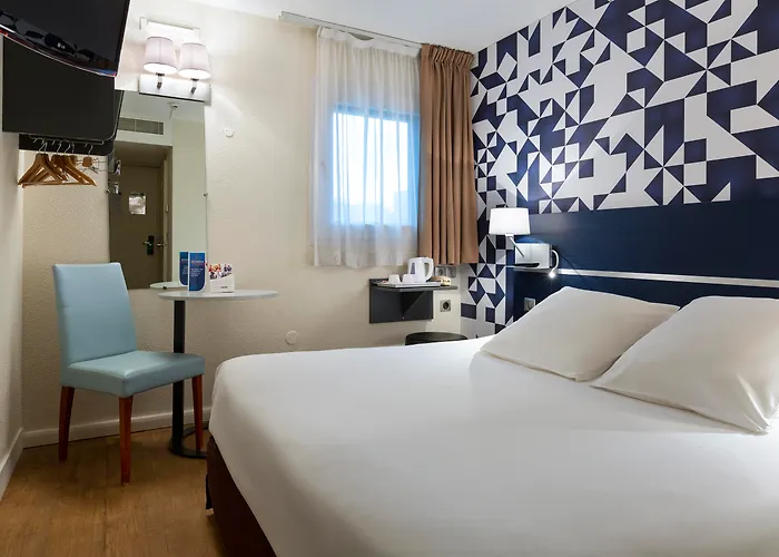 Hotell Comfort Paris Porte D'ivry 3*